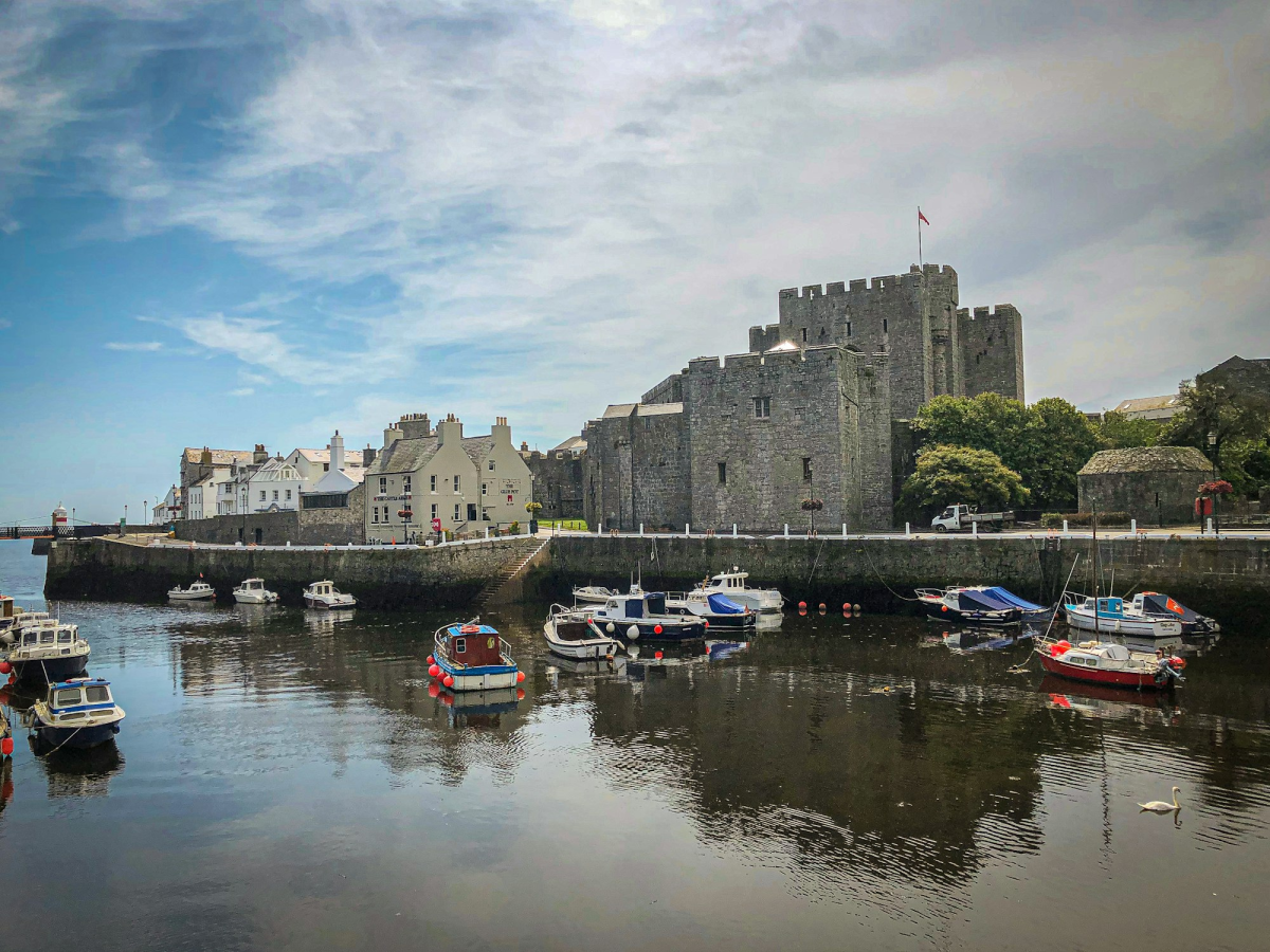 Castle Rushen: A Pictorial Journey of Britain's Medieval Past