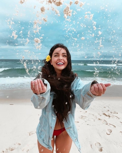 Discovering Joy: A Carefree Day at the Beach